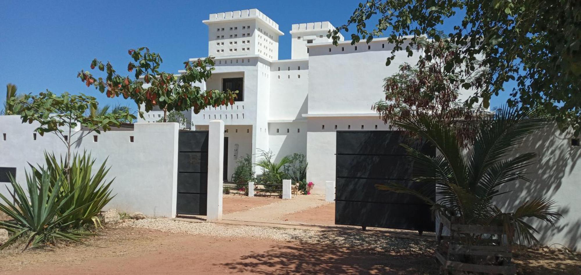 Cytyz Appart Hotel Mahajanga Esterno foto